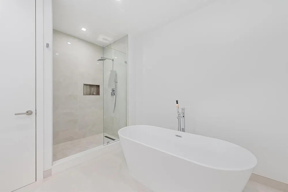 220 Lake Shore Drive #1008 Lake Park, FL 33403