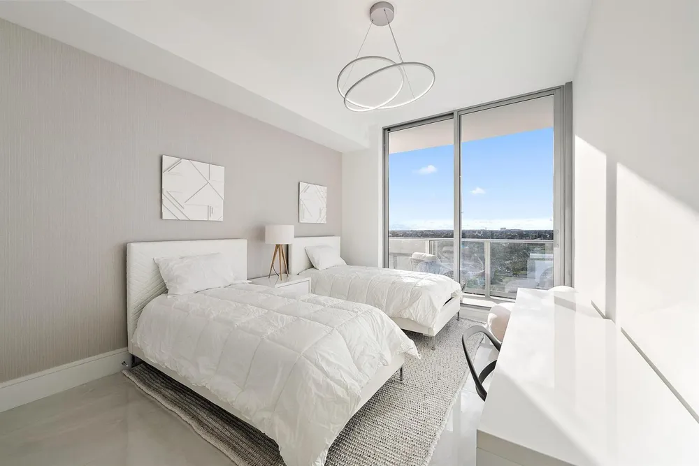 220 Lake Shore Drive #1008 Lake Park, FL 33403