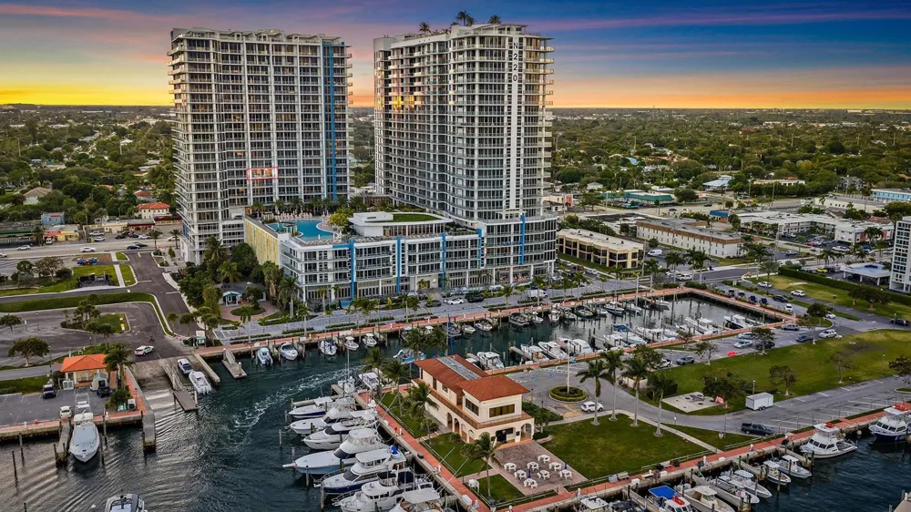 220 Lake Shore Drive #1008 Lake Park, FL 33403