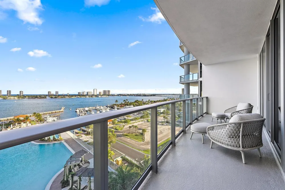 220 Lake Shore Drive #1008 Lake Park, FL 33403