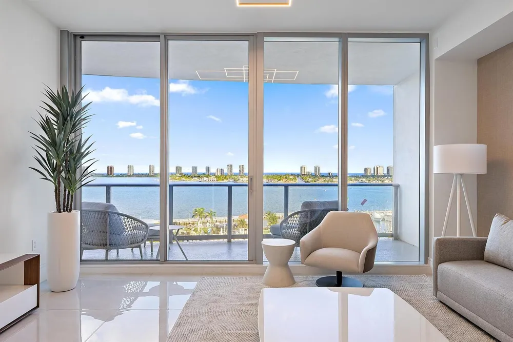 220 Lake Shore Drive #1008 Lake Park, FL 33403