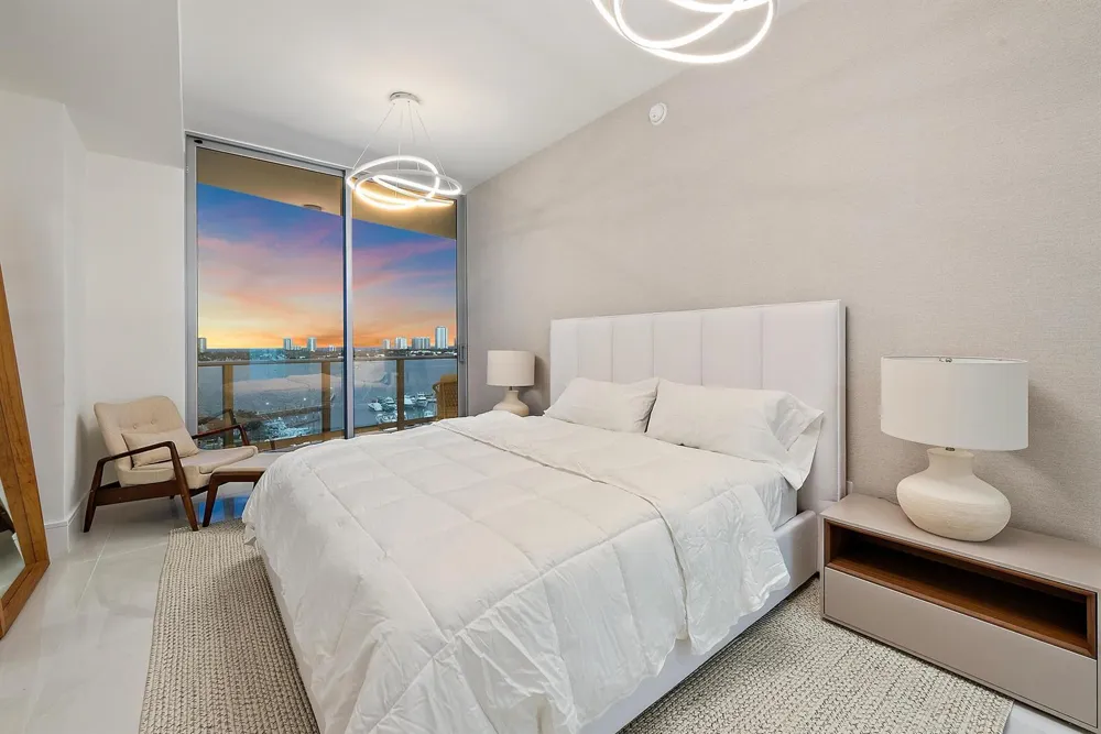 220 Lake Shore Drive #1008 Lake Park, FL 33403
