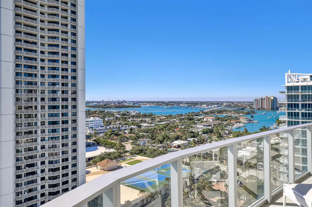 3100 Ocean Dr #1805 Singer Island, FL 33404