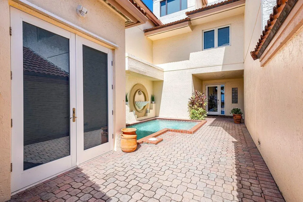 4517 S Ocean Boulevard Highland Beach, FL 33487