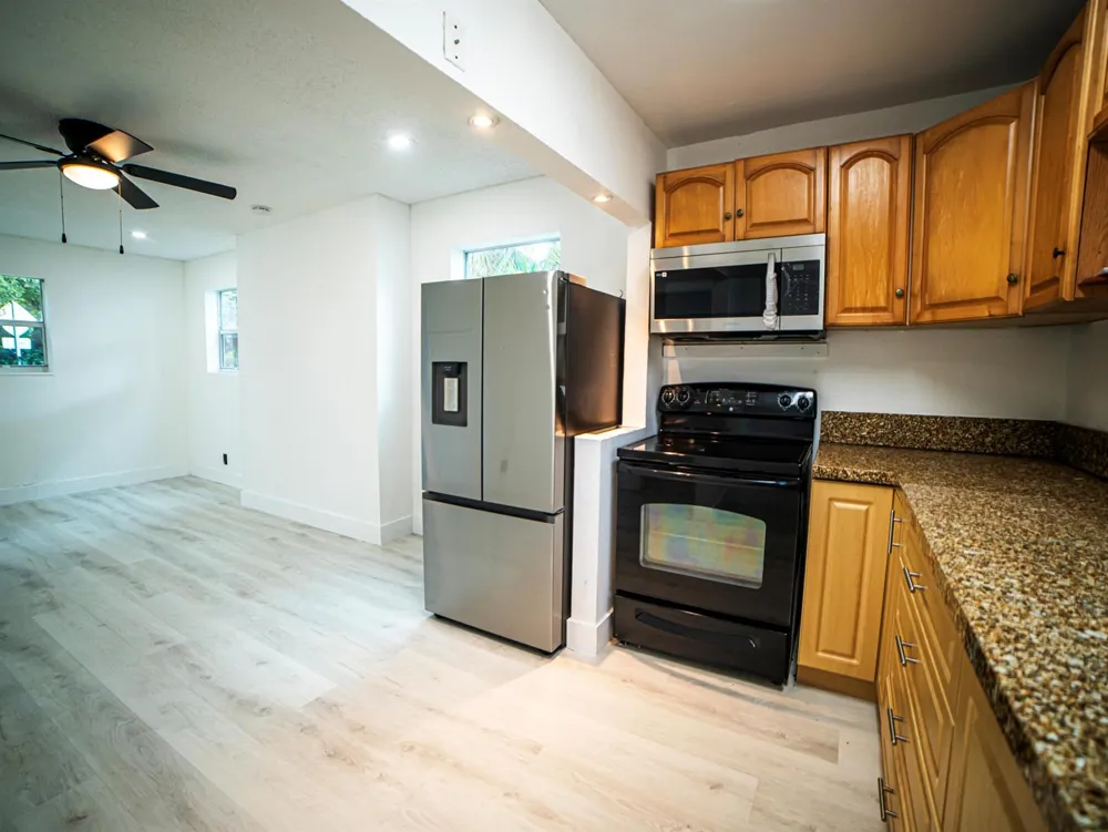 412 Columbus Parkway #2 Hollywood, FL 33021
