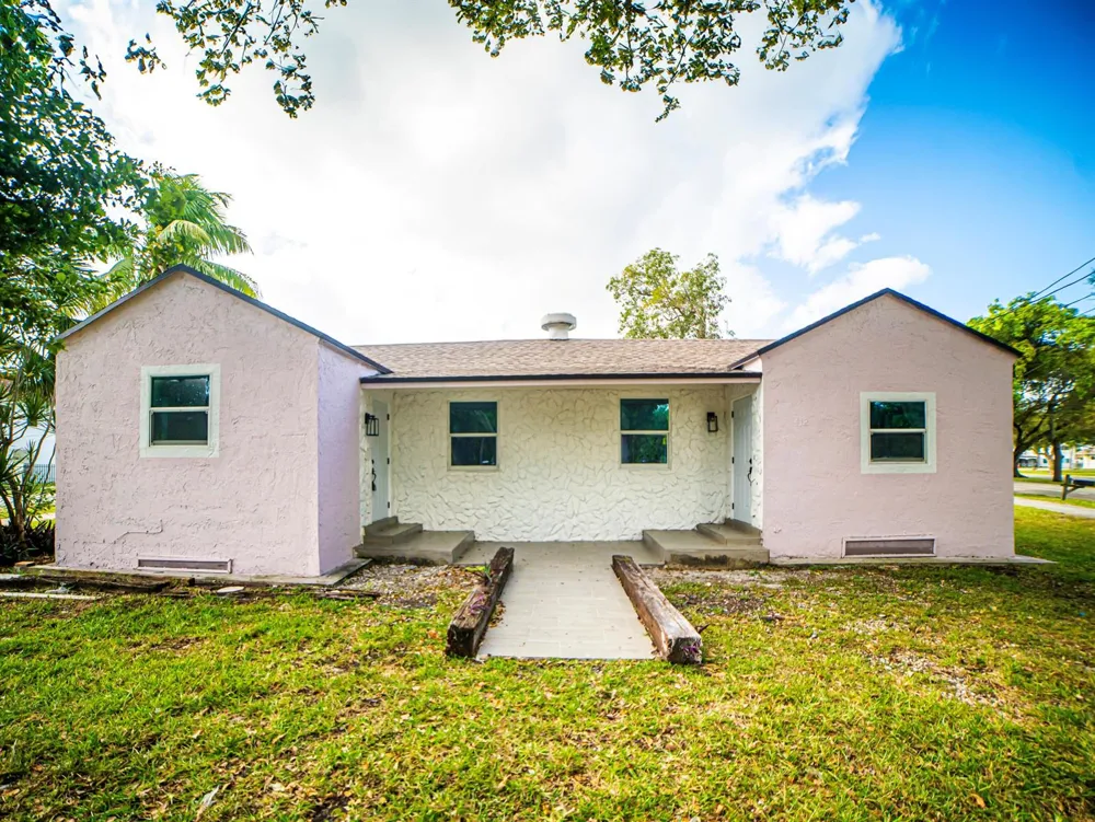 412 Columbus Parkway #2 Hollywood, FL 33021