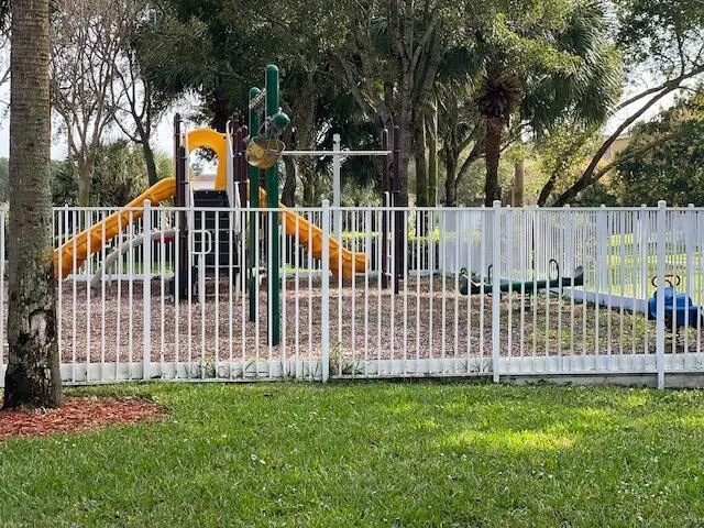 5845 Gypsum Place West Palm Beach, FL 33413
