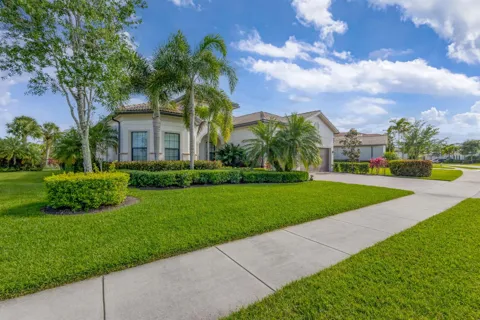 532 Sonoma Isles Circle