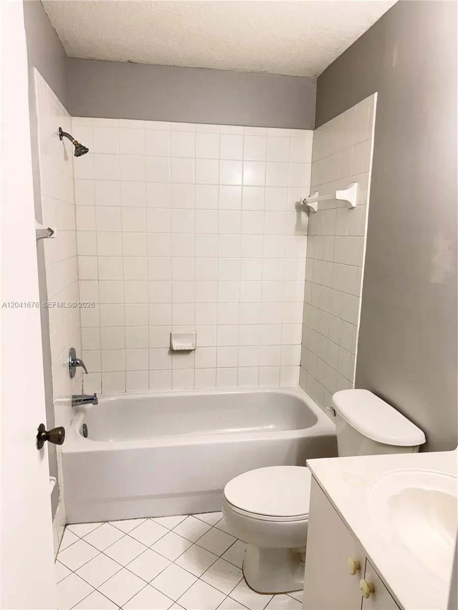 2930 SE 12th Rd #205-31 Homestead, FL 33035