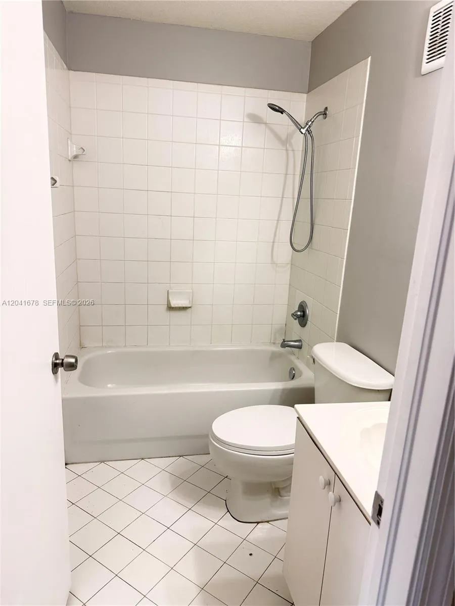 2930 SE 12th Rd #205-31 Homestead, FL 33035