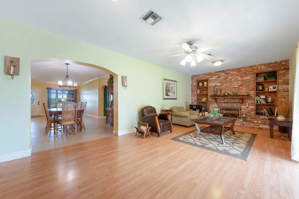 13348 Us Highway 441 Canal Point, FL 33438