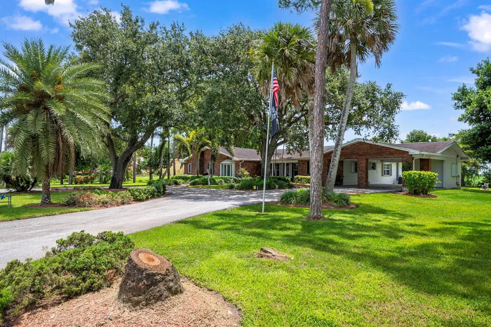 13348 Us Highway 441 Canal Point, FL 33438