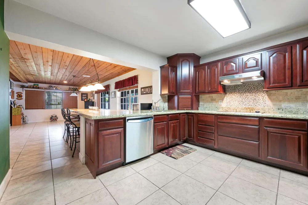 13348 Us Highway 441 Canal Point, FL 33438
