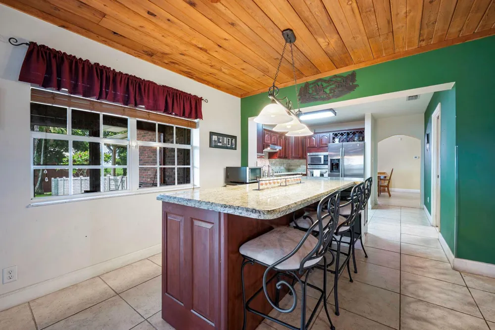 13348 Us Highway 441 Canal Point, FL 33438