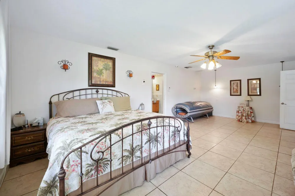 13348 Us Highway 441 Canal Point, FL 33438