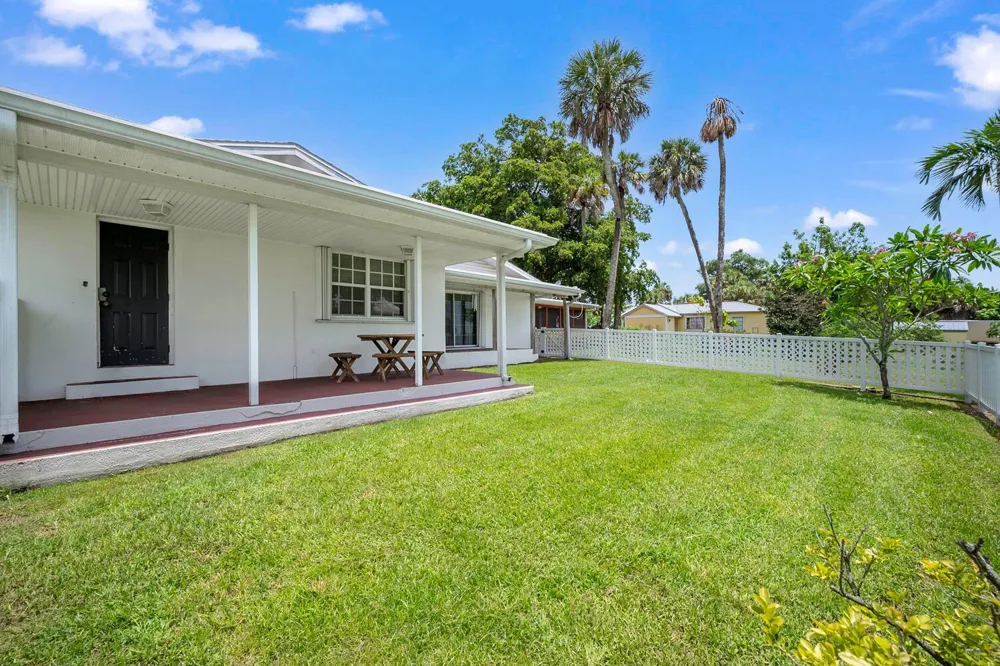 13348 Us Highway 441 Canal Point, FL 33438