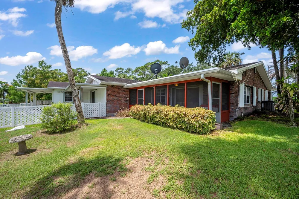 13348 Us Highway 441 Canal Point, FL 33438
