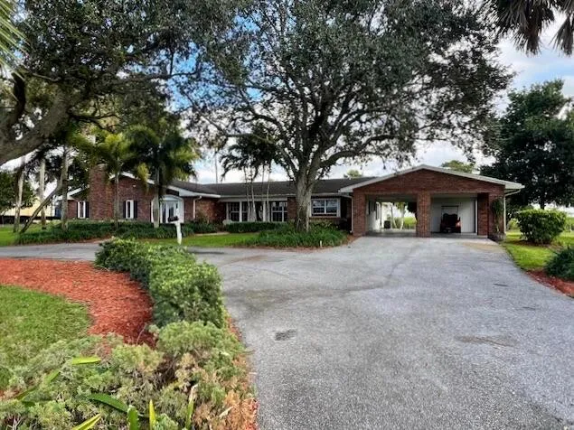13348 Us Highway 441 Canal Point, FL 33438