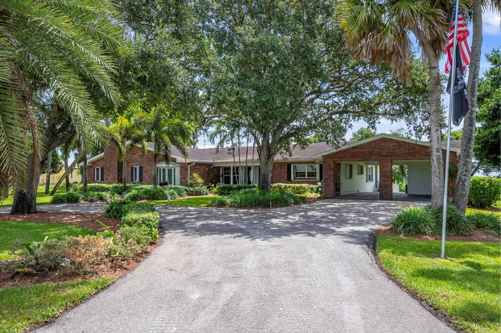 13348 Us Highway 441 Canal Point, FL 33438