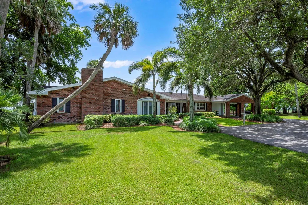 13348 Us Highway 441 Canal Point, FL 33438