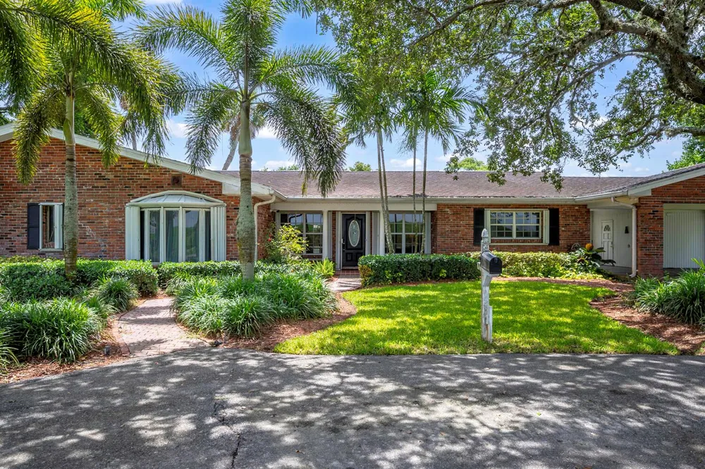 13348 Us Highway 441 Canal Point, FL 33438