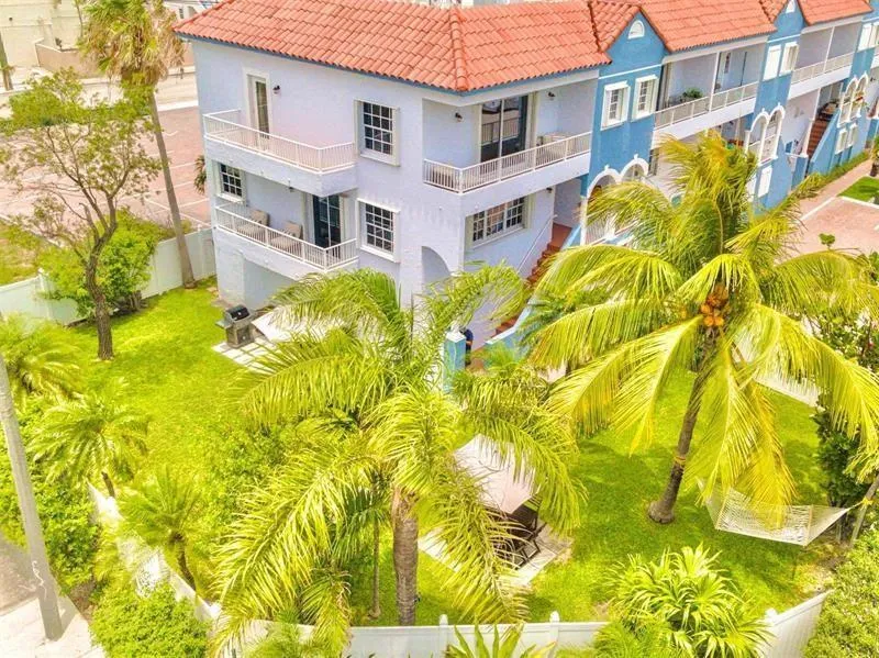 355 Virginia Street Hollywood, FL 33019