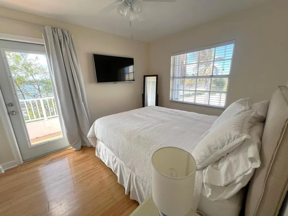 355 Virginia Street Hollywood, FL 33019