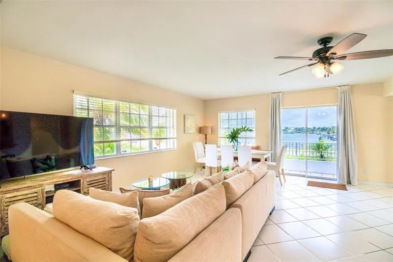 355 Virginia Street Hollywood, FL 33019