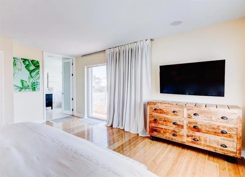 355 Virginia Street Hollywood, FL 33019
