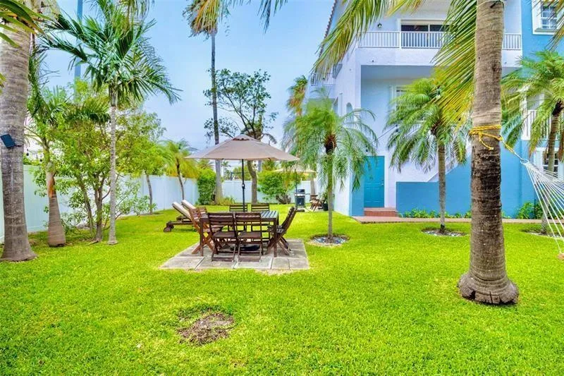 355 Virginia Street Hollywood, FL 33019