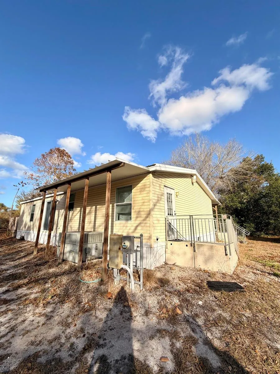 1907 NE 308th Street Okeechobee, FL 34972