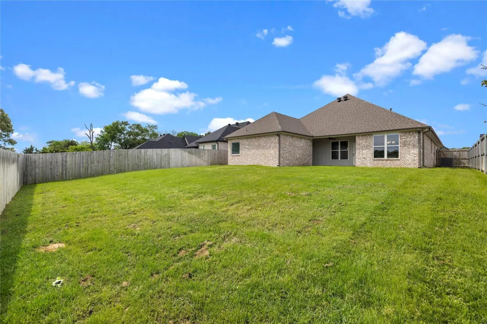 118 Sides Boulevard Bullard, TX 75757