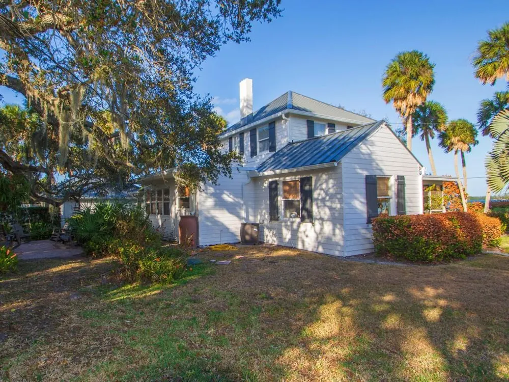 3001 N Indian River Drive Drive Fort Pierce, FL 34946