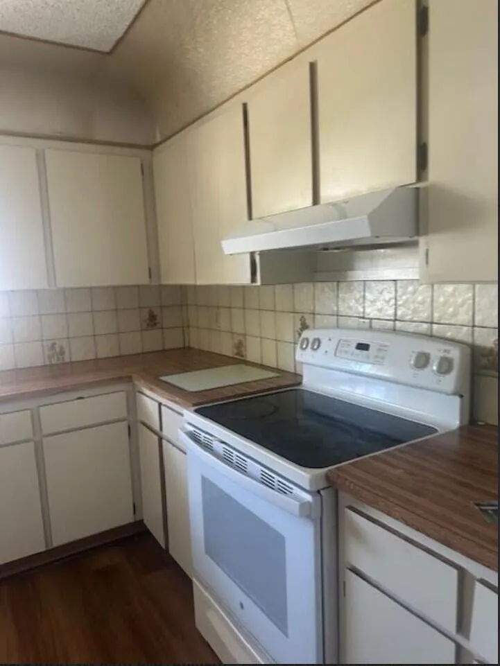 5922 Thomas Street Hollywood, FL 33021