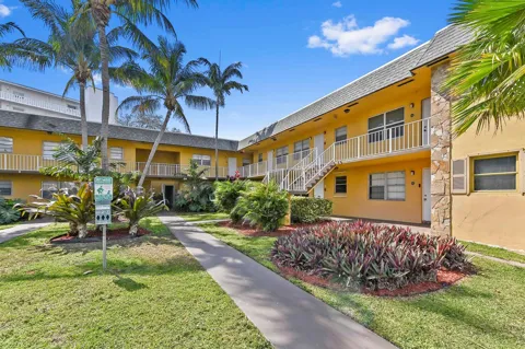 240 Croton Avenue #102