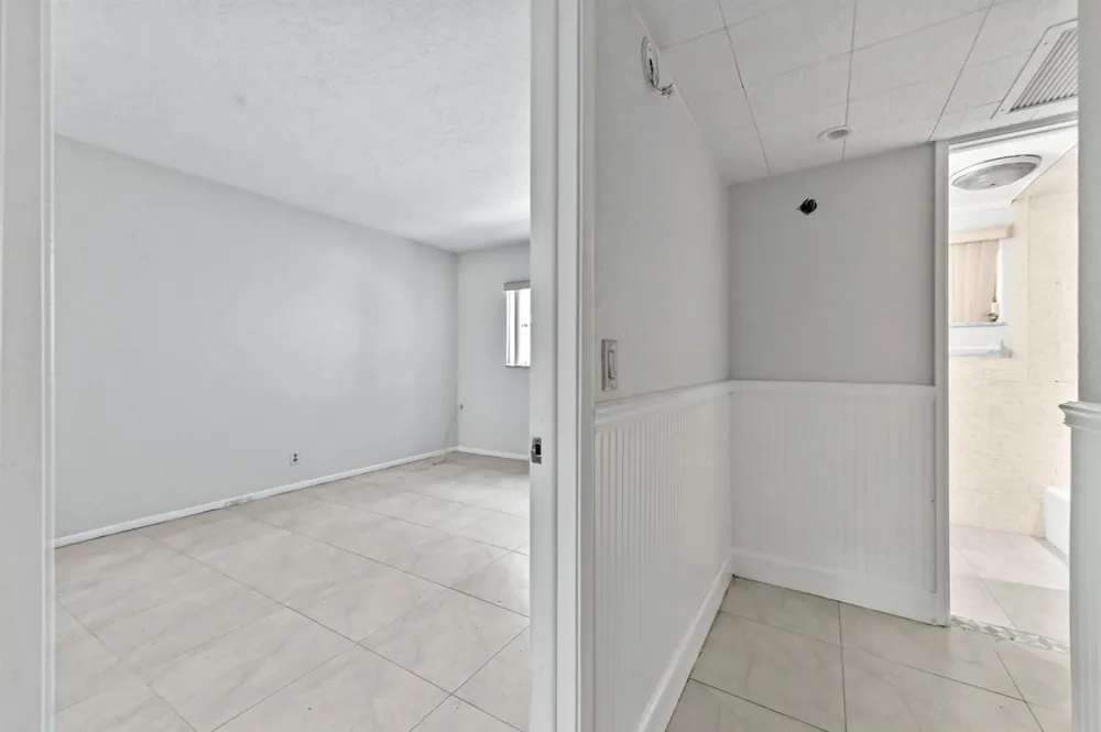 240 Croton Avenue #102 Lantana, FL 33462