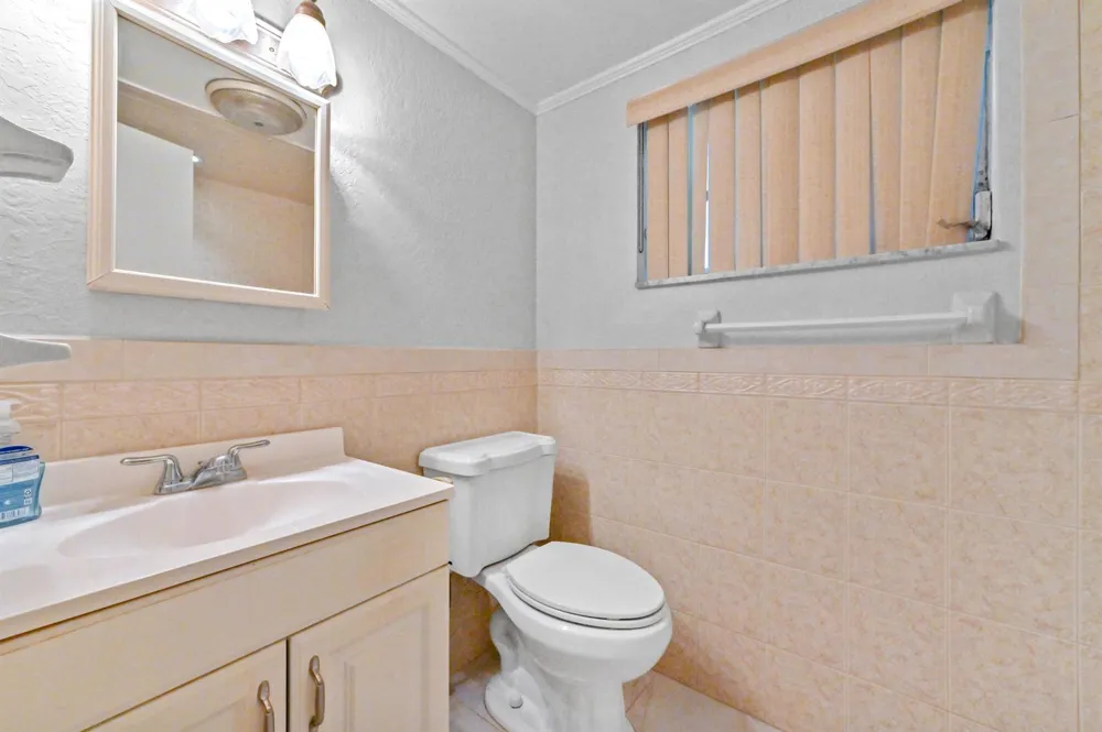 240 Croton Avenue #102 Lantana, FL 33462