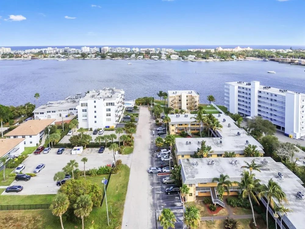 240 Croton Avenue #102 Lantana, FL 33462
