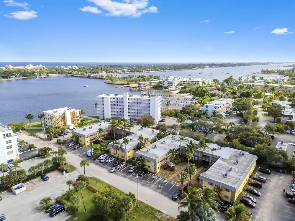 240 Croton Avenue #102 Lantana, FL 33462