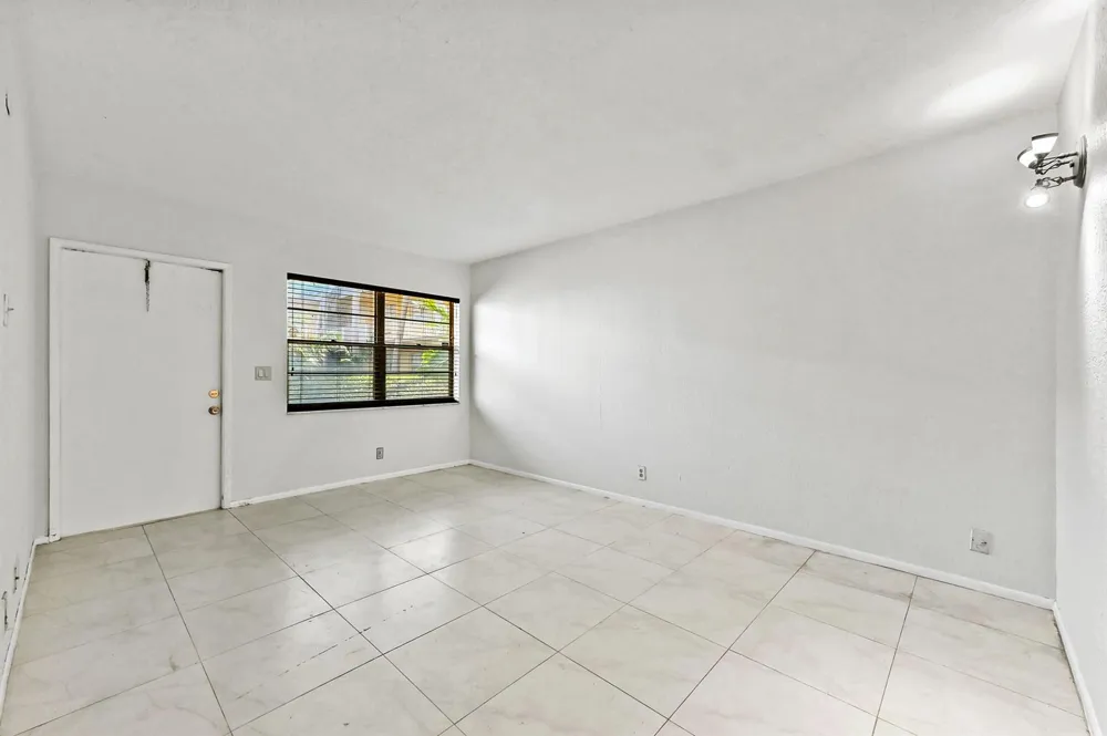 240 Croton Avenue #102 Lantana, FL 33462