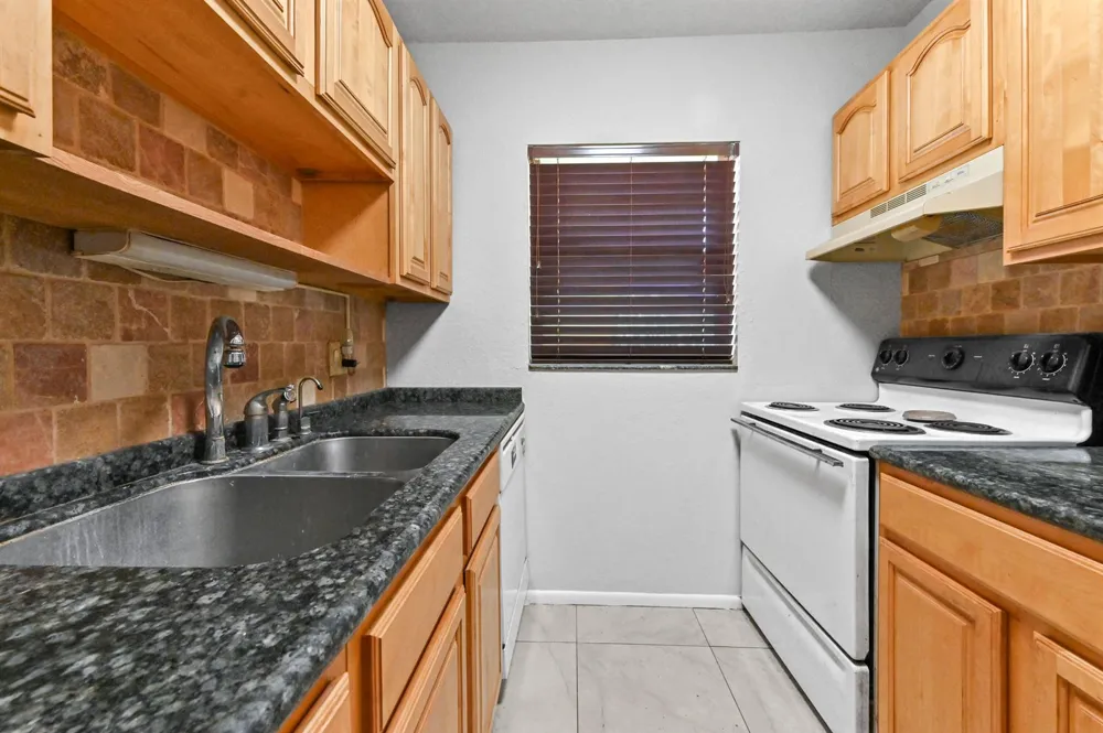 240 Croton Avenue #102 Lantana, FL 33462