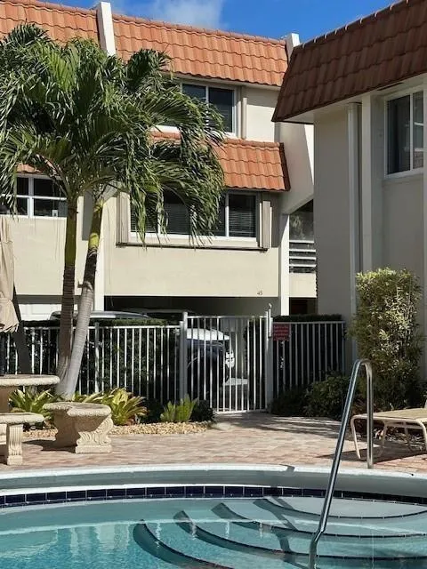 5555 OCEAN BOULEVARD #45 Lauderdale By The Sea, FL 33308