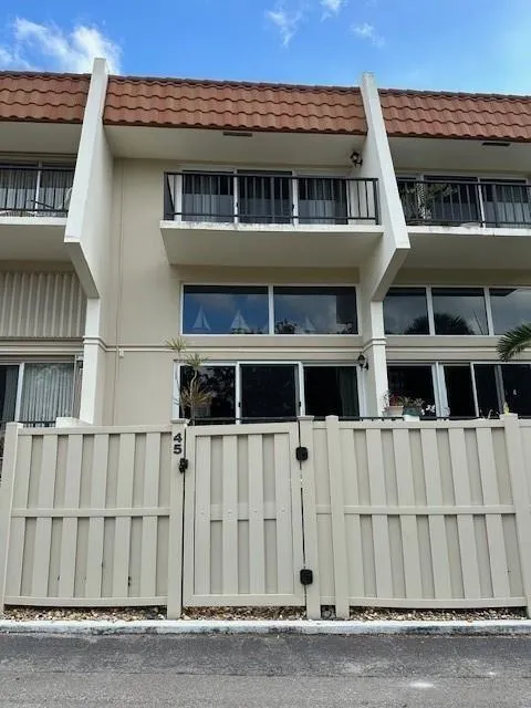 5555 OCEAN BOULEVARD #45 Lauderdale By The Sea, FL 33308