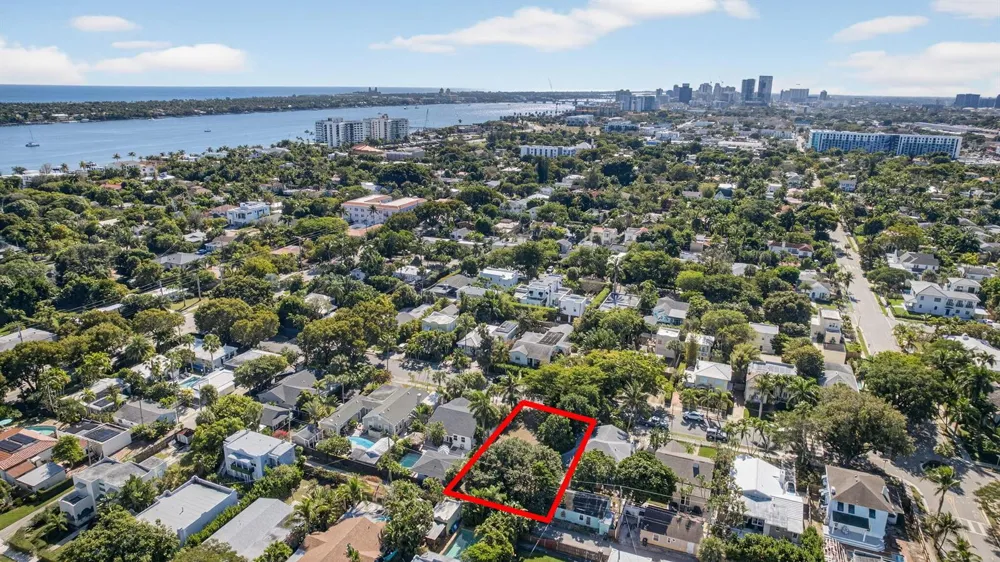 427 32nd Street West Palm Beach, FL 33407