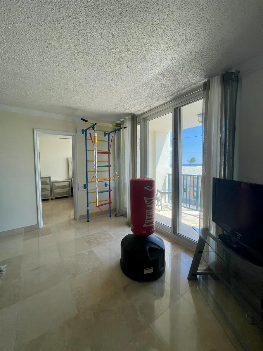 1237 Hillsboro Mile #302 Hillsboro Beach, FL 33062