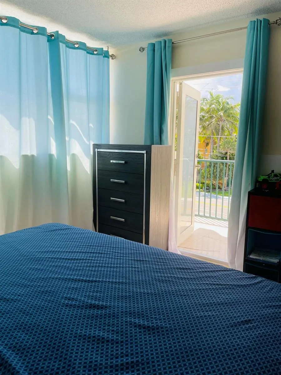 1237 Hillsboro Mile #302 Hillsboro Beach, FL 33062