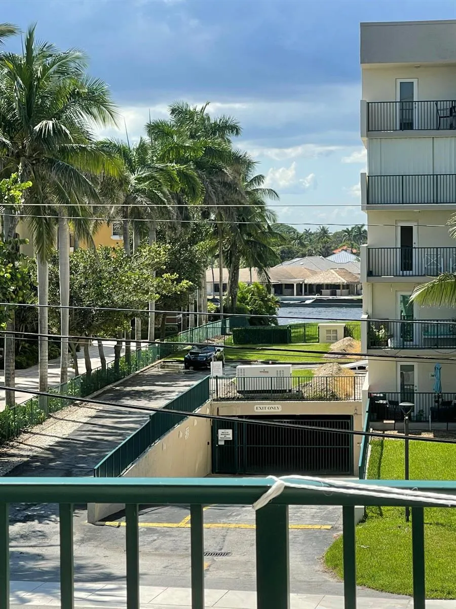 1237 Hillsboro Mile #302 Hillsboro Beach, FL 33062