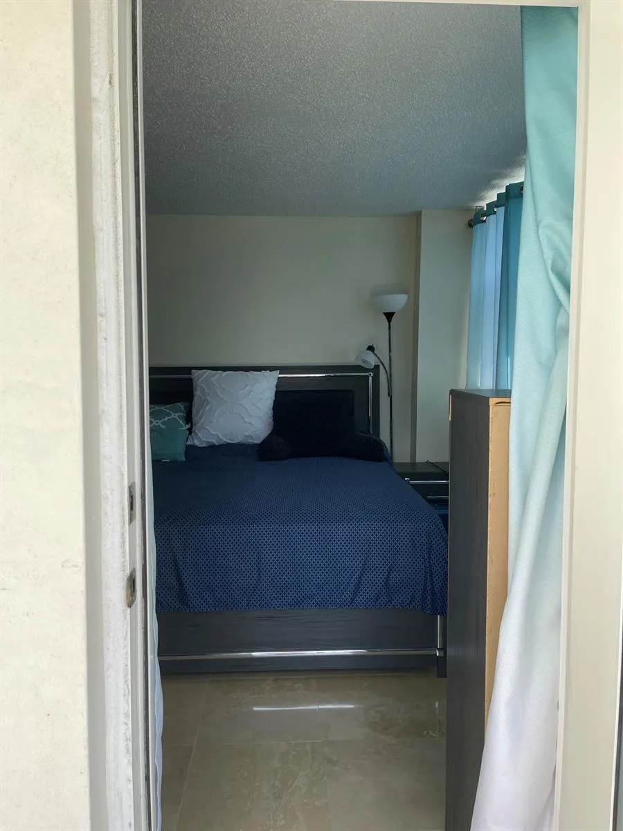1237 Hillsboro Mile #302 Hillsboro Beach, FL 33062