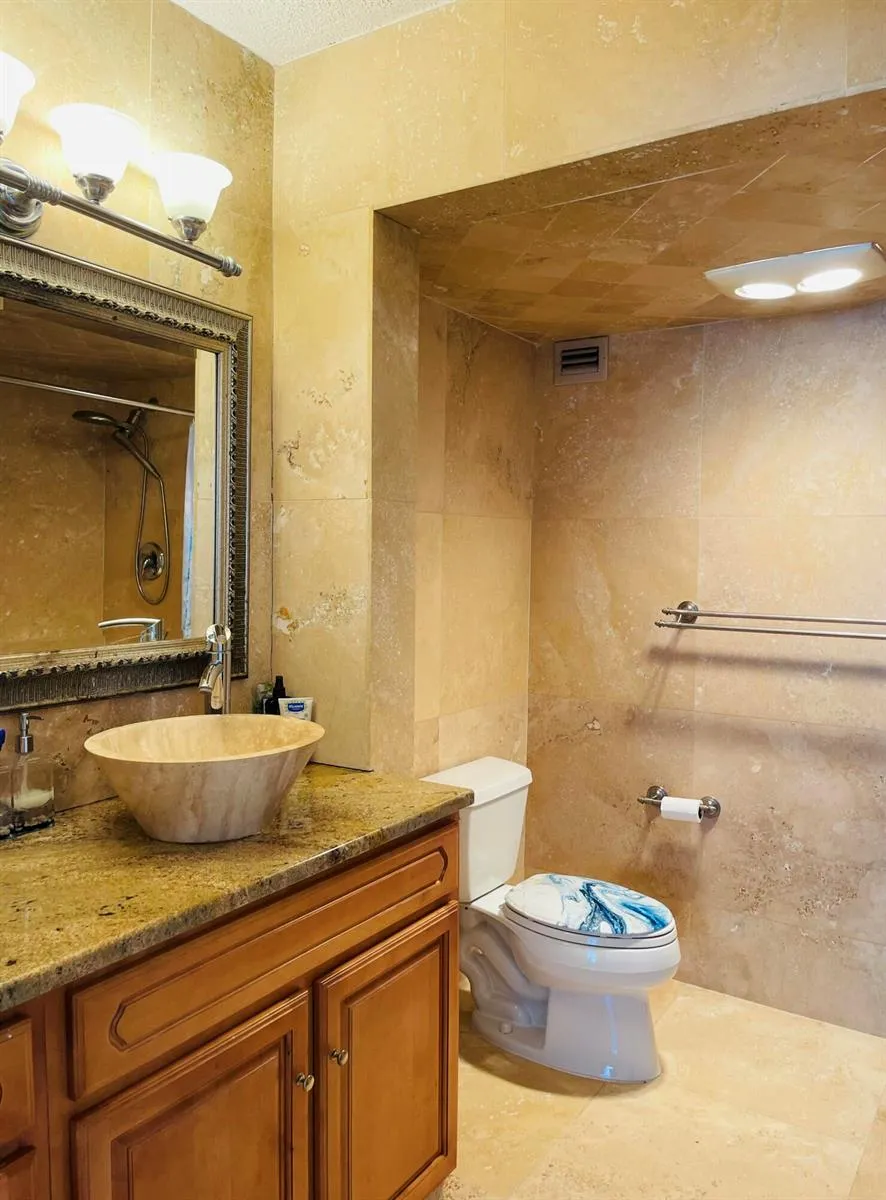1237 Hillsboro Mile #302 Hillsboro Beach, FL 33062