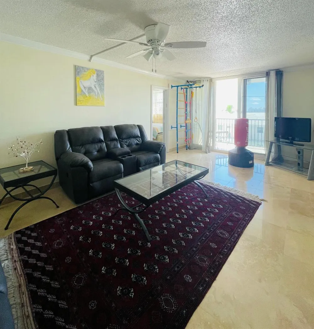 1237 Hillsboro Mile #302 Hillsboro Beach, FL 33062